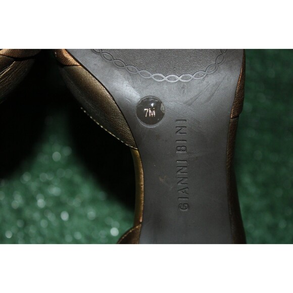 Gianni Bini Gold Heels Size 7 M Pointy Toe Soes Casual Dress - Picture 8 of 9